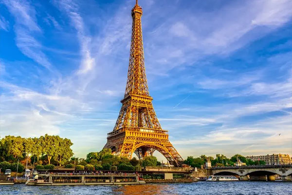 بهترین زمان‌ سفر به فرانسه